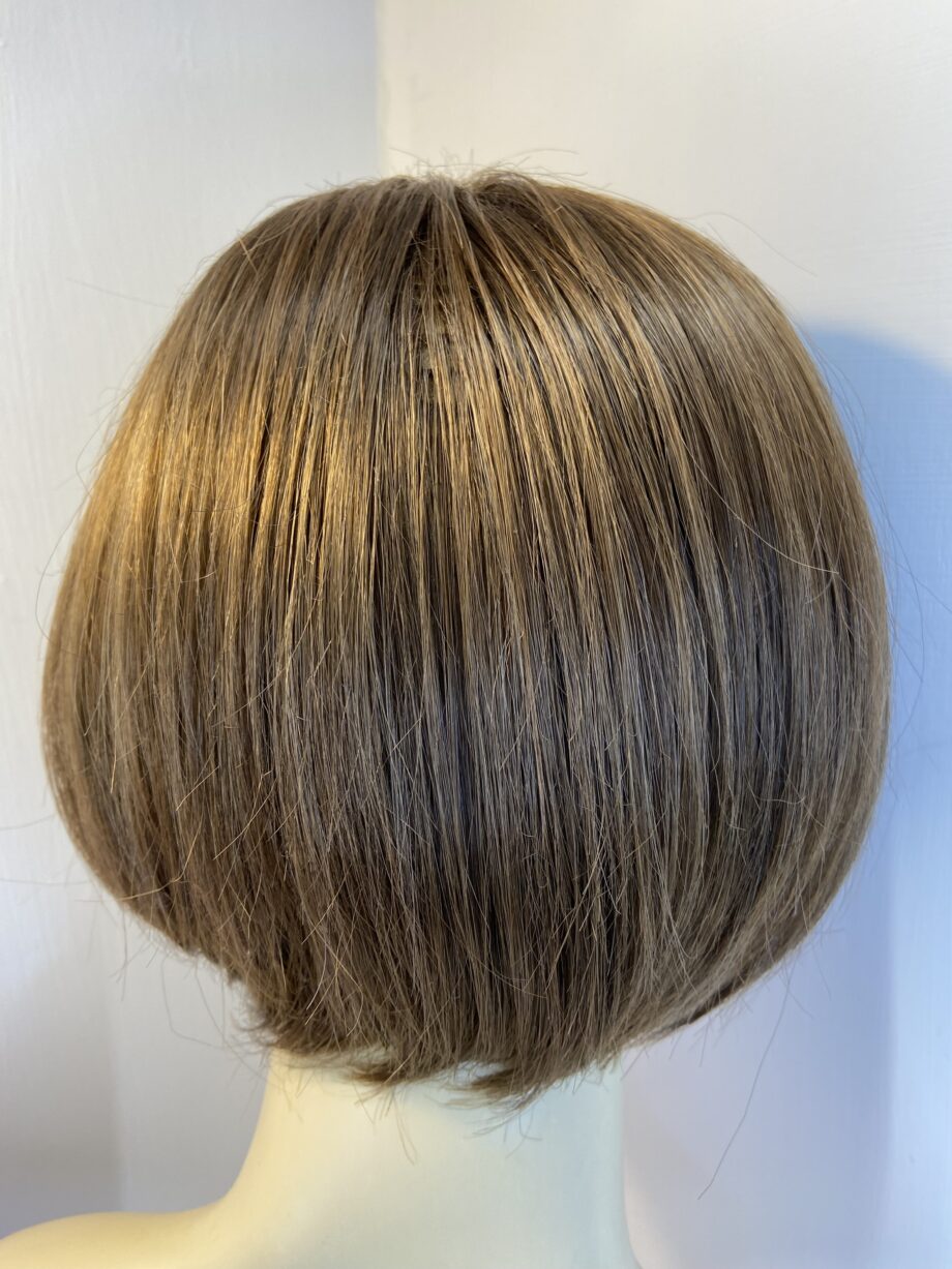 Super soft brown wig. Bbrms623