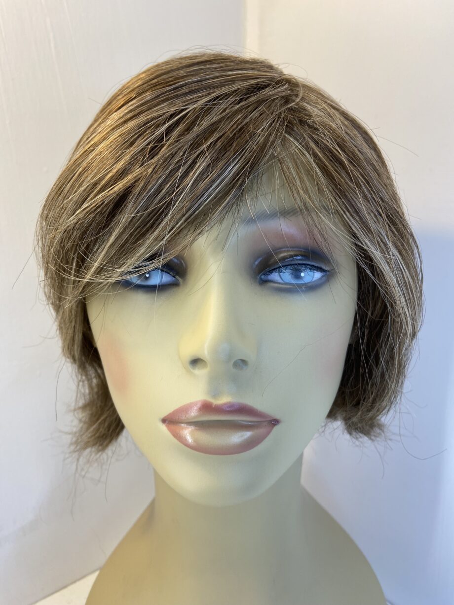 Soft brown wig. Brms760