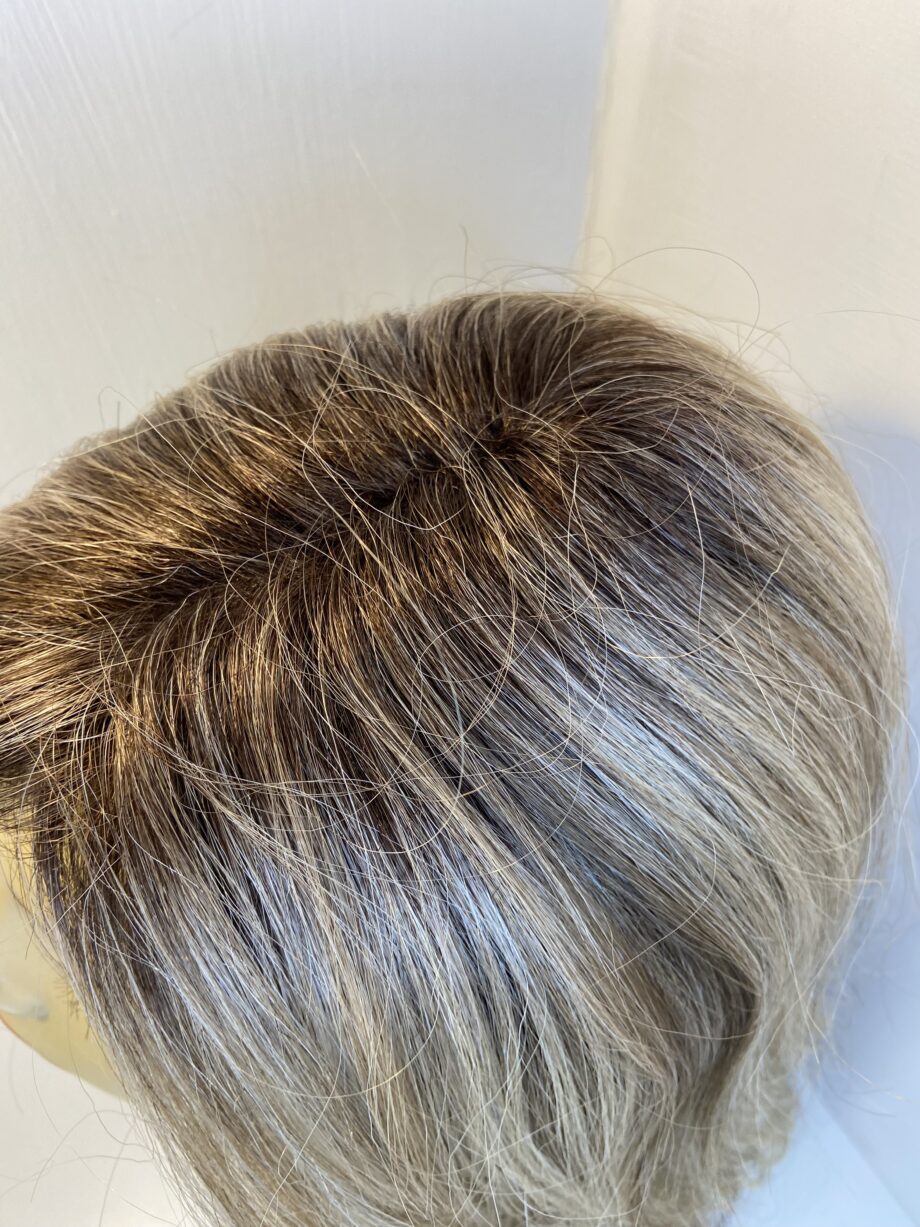 Stunning new blonde wavy wig. Bllw222