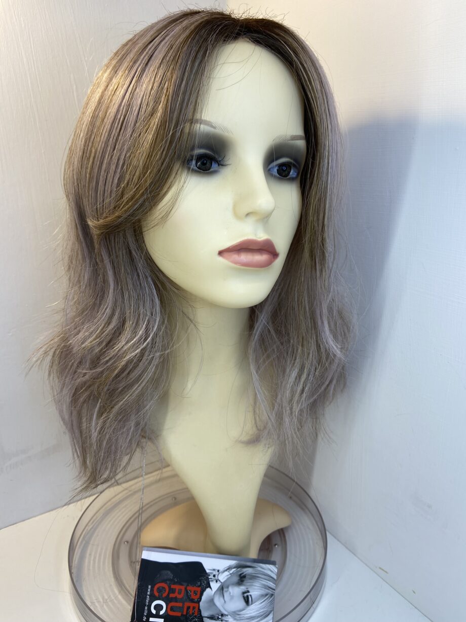New long wavy lavender wig. Lalw223
