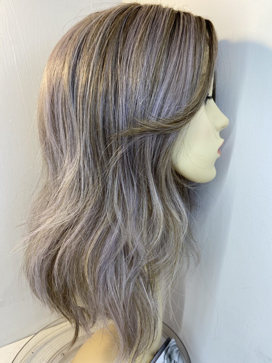 New long wavy lavender wig. Lalw223