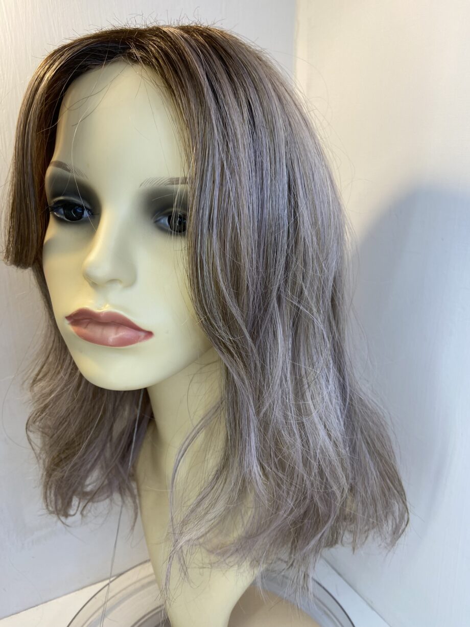 New long wavy lavender wig. Lalw223