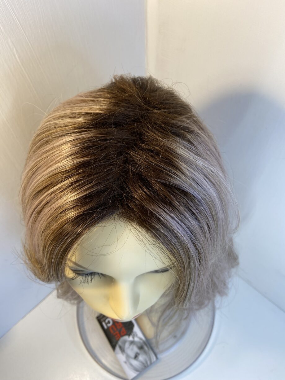 New long wavy lavender wig. Lalw223