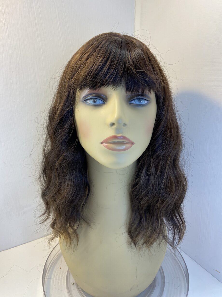 Superb brown wavy wig. Brlw07
