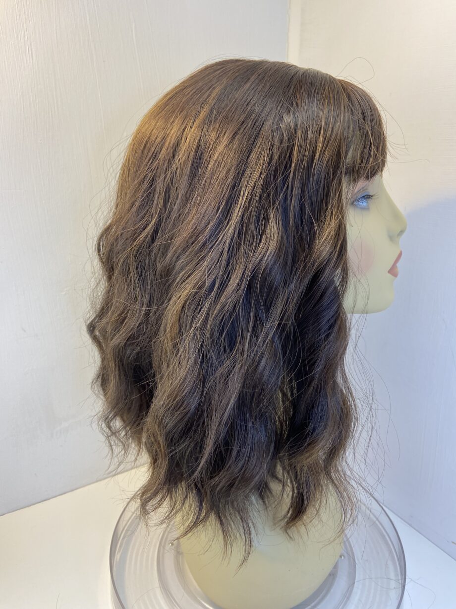 Superb brown wavy wig. Brlw07