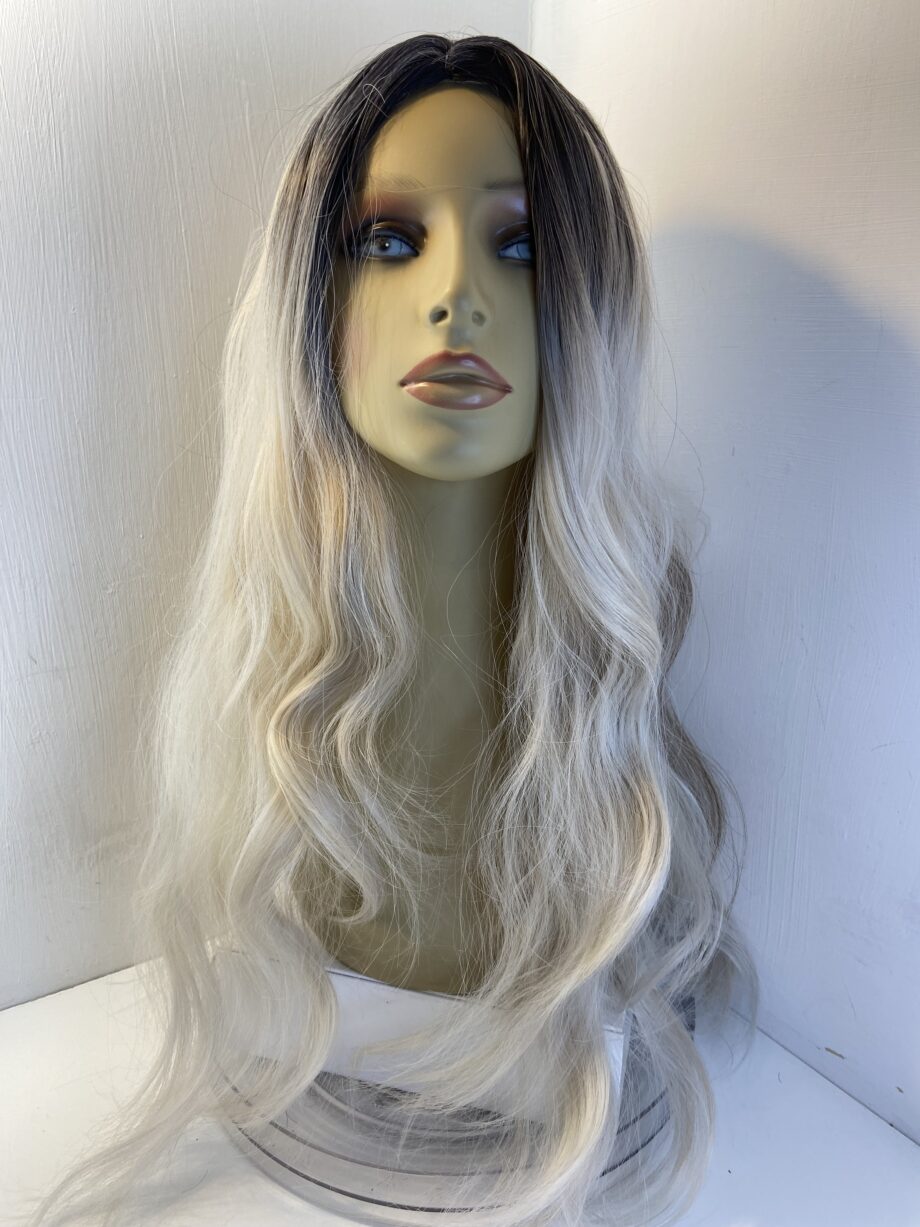 Extra long blonde dark roots. Blls11