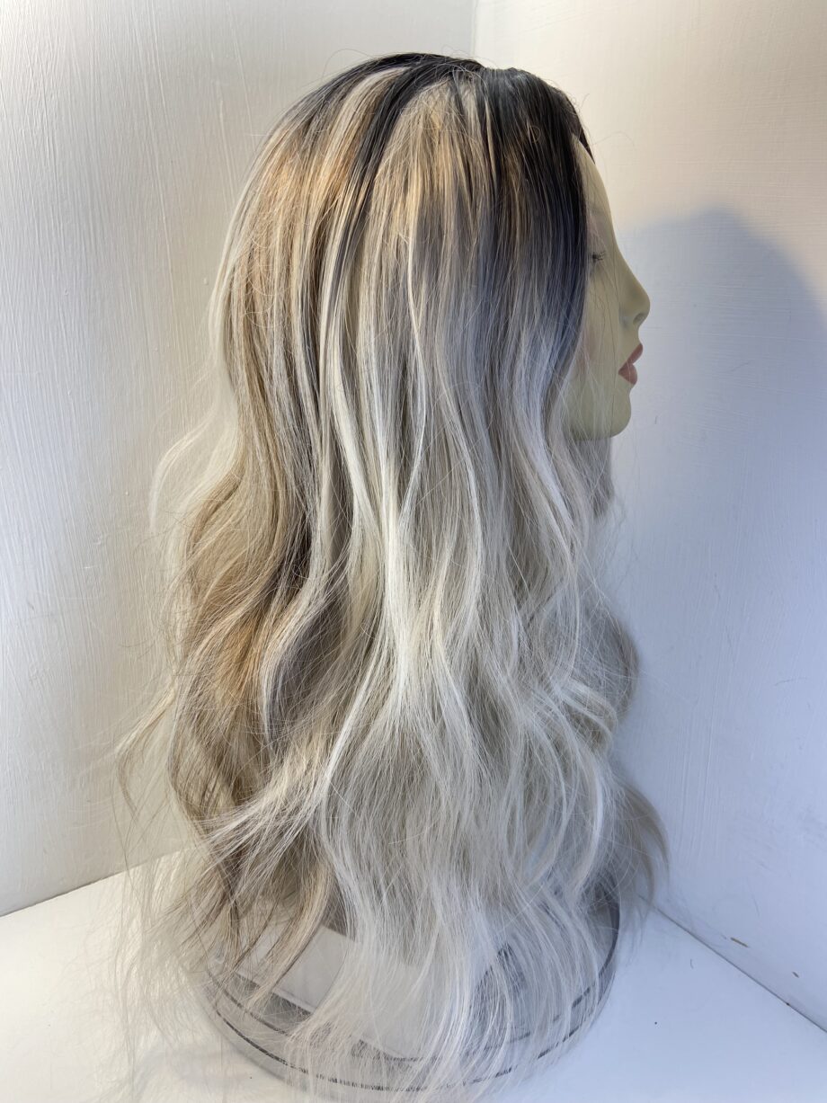 Extra long blonde dark roots. Blls11