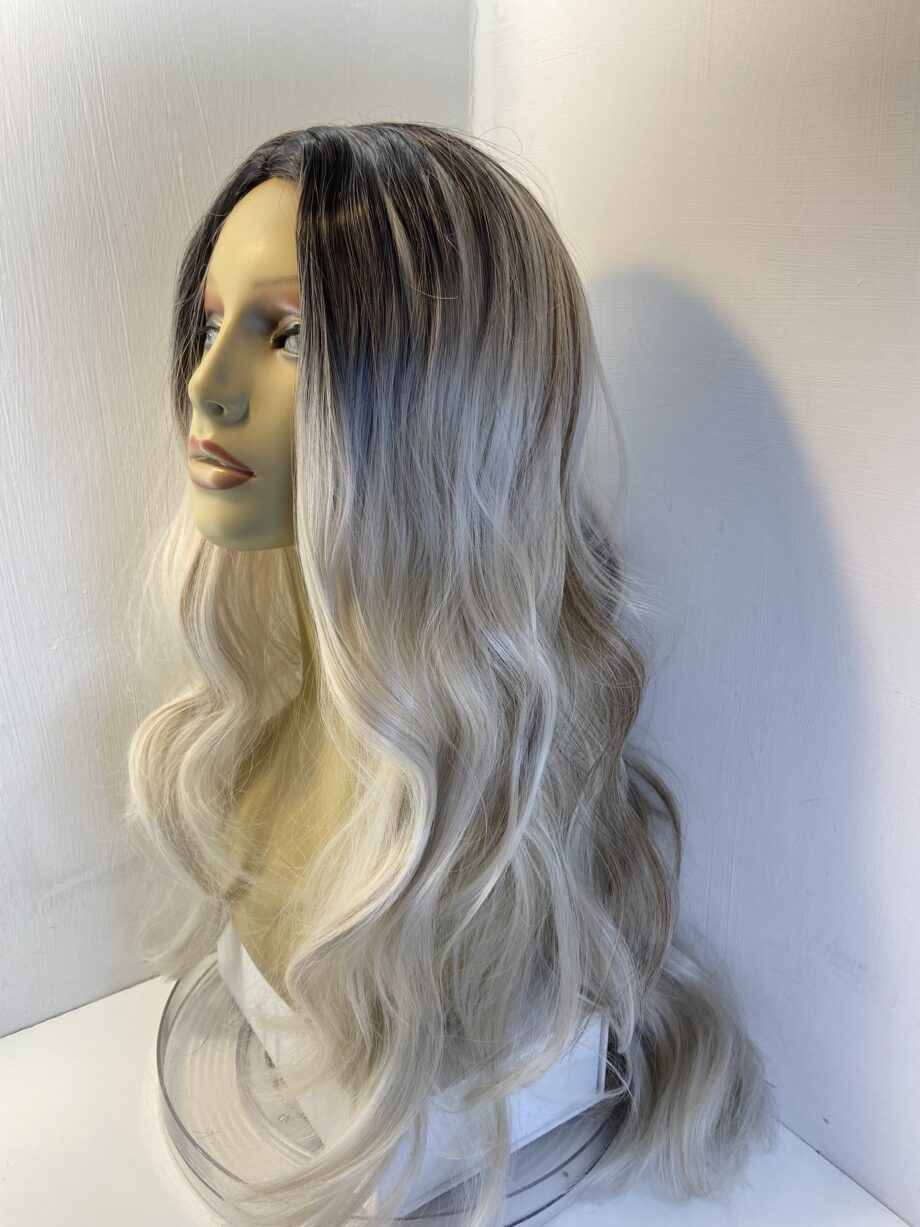 Extra long blonde dark roots. Blls11