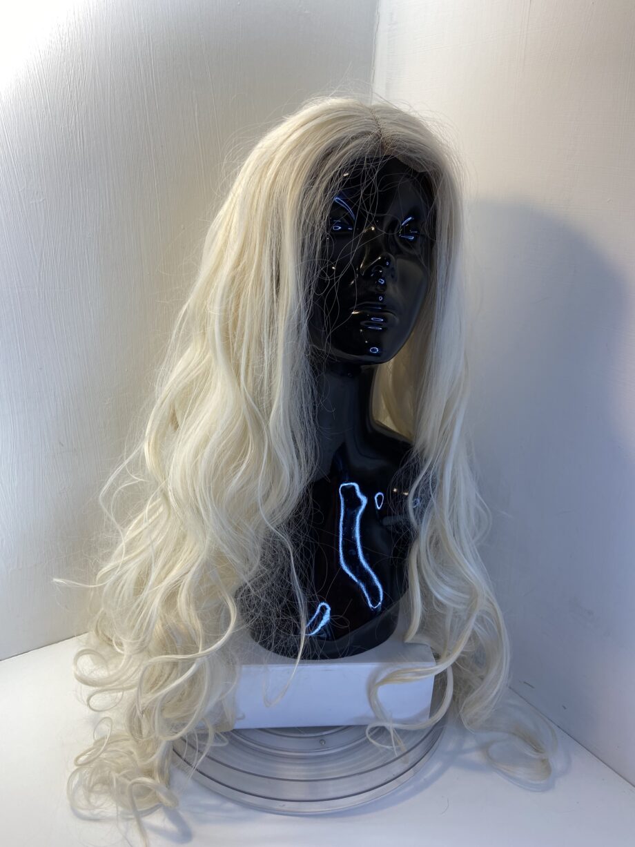 Extra long blonde wavy wig. Bllw12