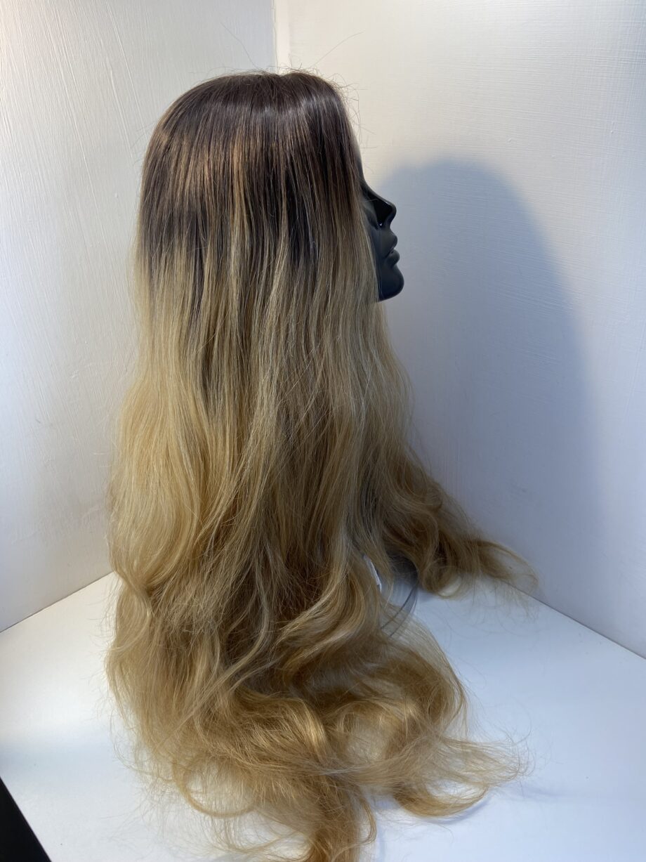 Long honey blonde rooted wig. Bllw15