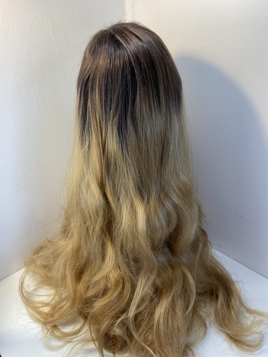 Long honey blonde rooted wig. Bllw15