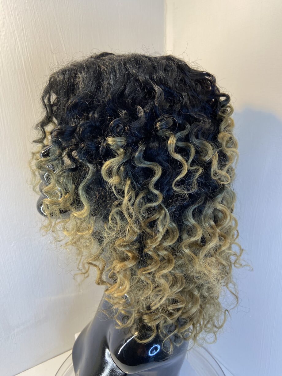 Stylish rooted brown curly wig. Brmc763
