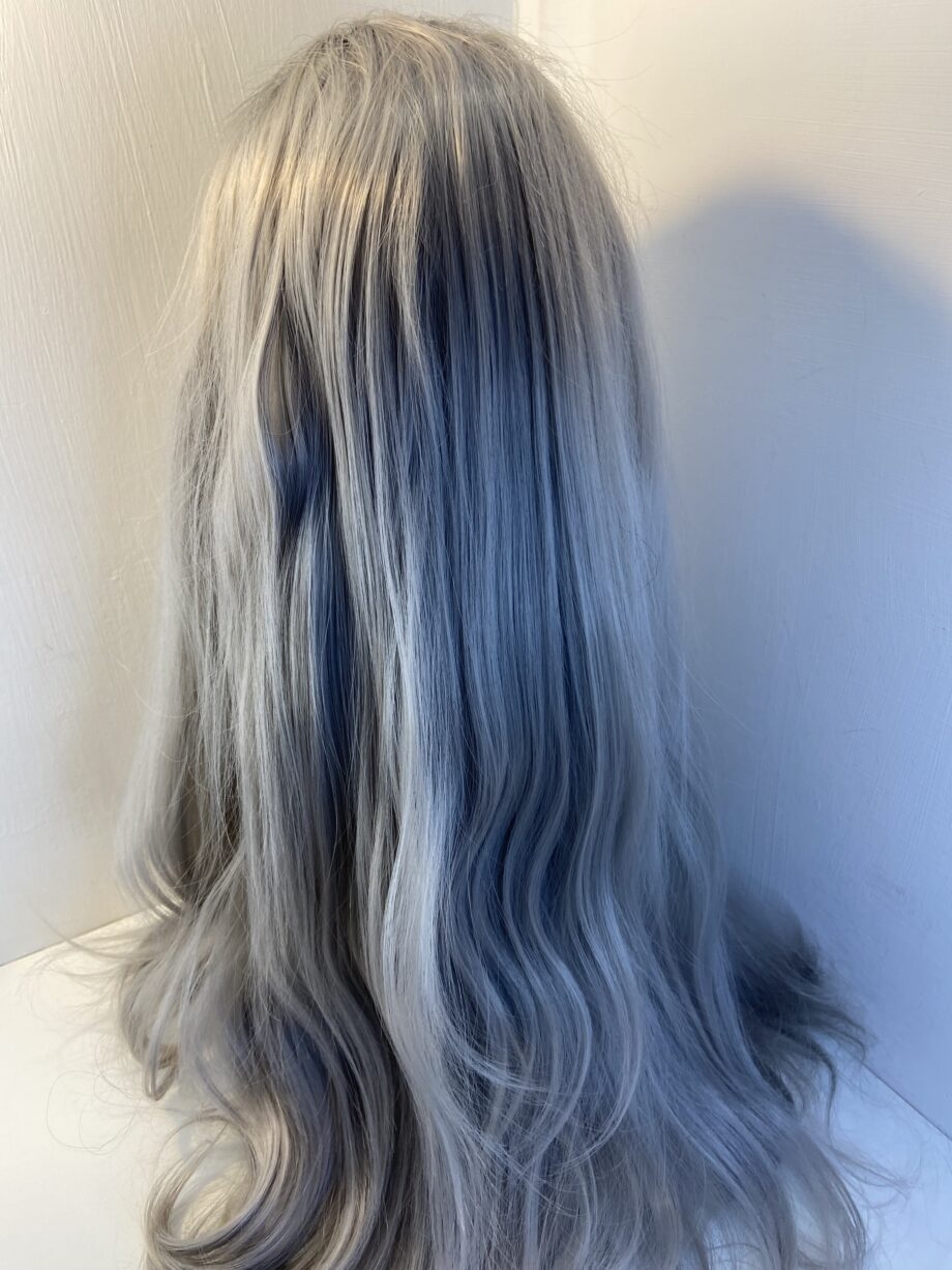 New silver rooted long wig. Gls764