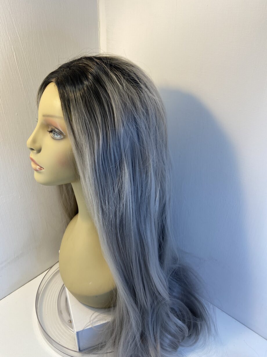 New silver rooted long wig. Gls764