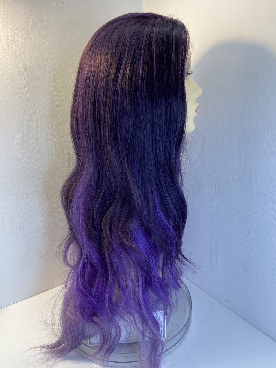Purple/lilac long wig. Purplelw820