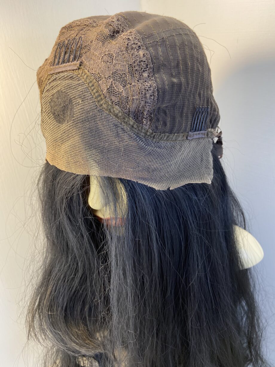 Extra long black wavy heat. Blls767