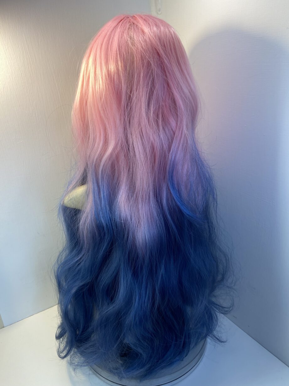 Gorgeous pink blue king wig. Pinkbluelw768