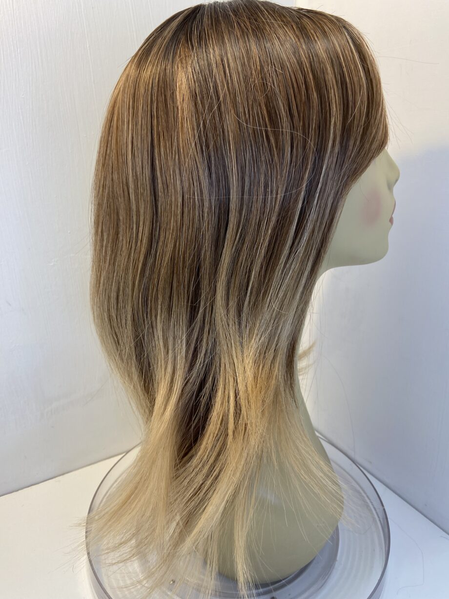 Long brown rooted wig. Brls593