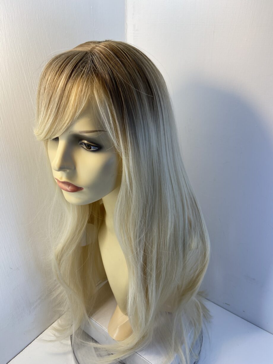 New extra long blonde wig. Blls594