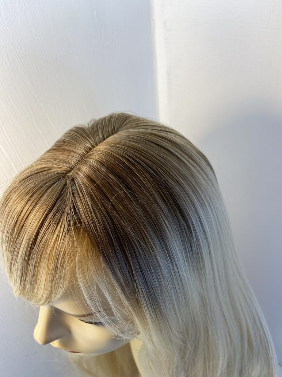 New extra long blonde wig. Blls594