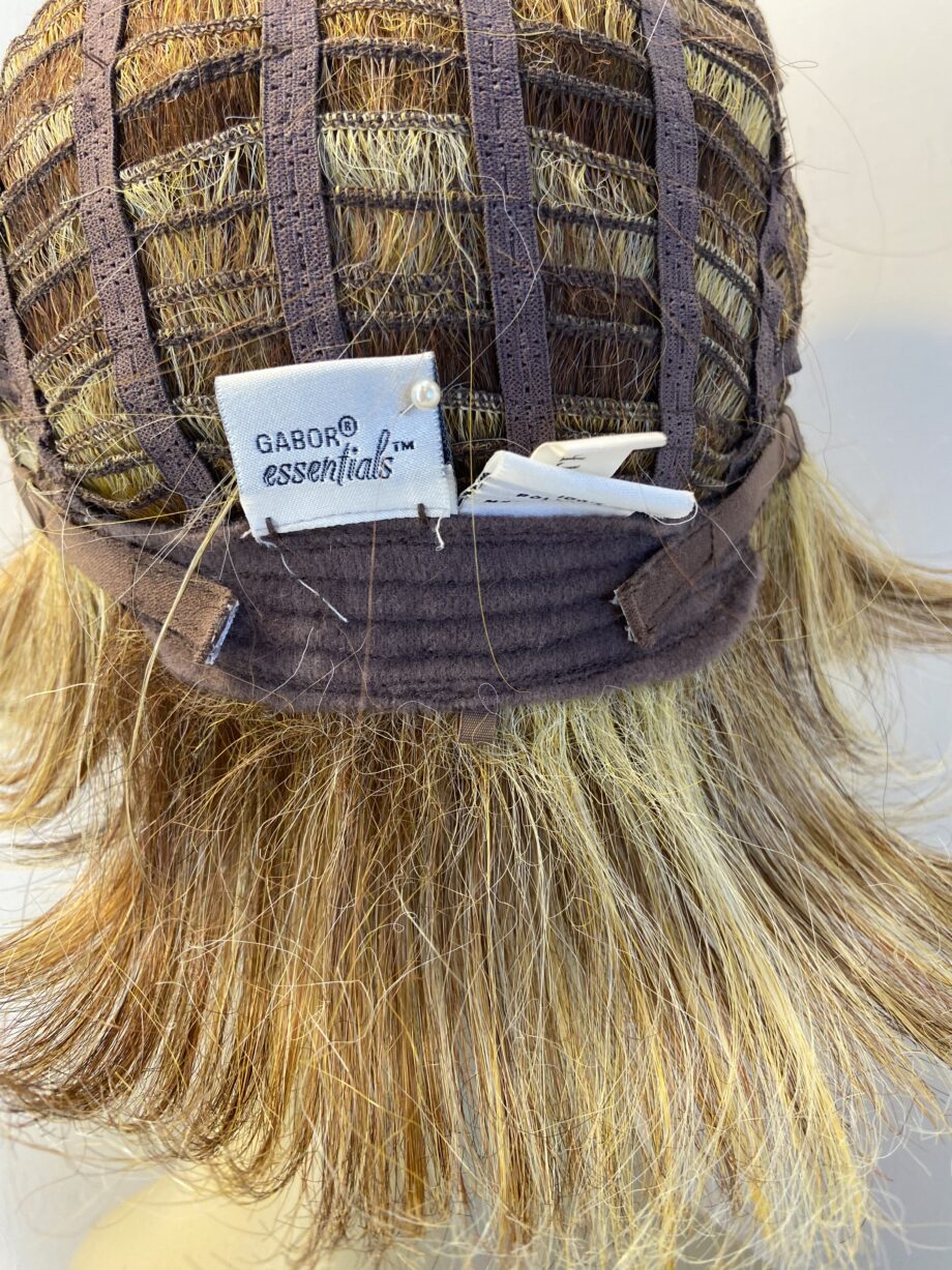 Honey highlighted wig. Gmw598