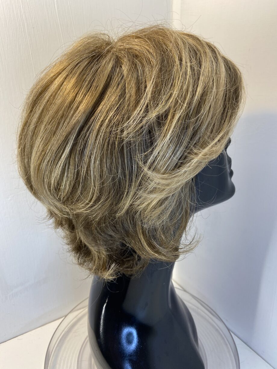 Light brown designer wig. Brmw5002