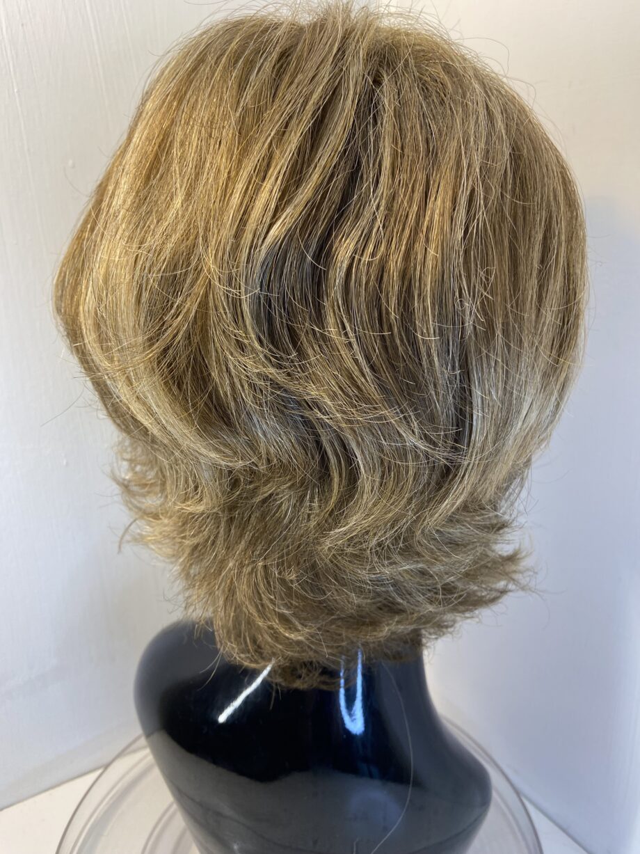 Light brown designer wig. Brmw5002