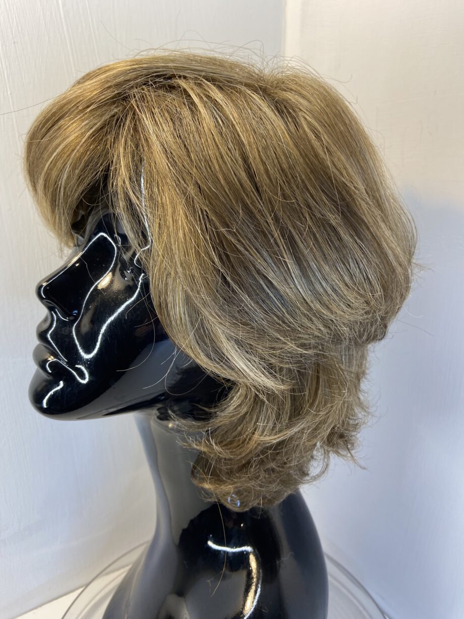 Light brown designer wig. Brmw5002