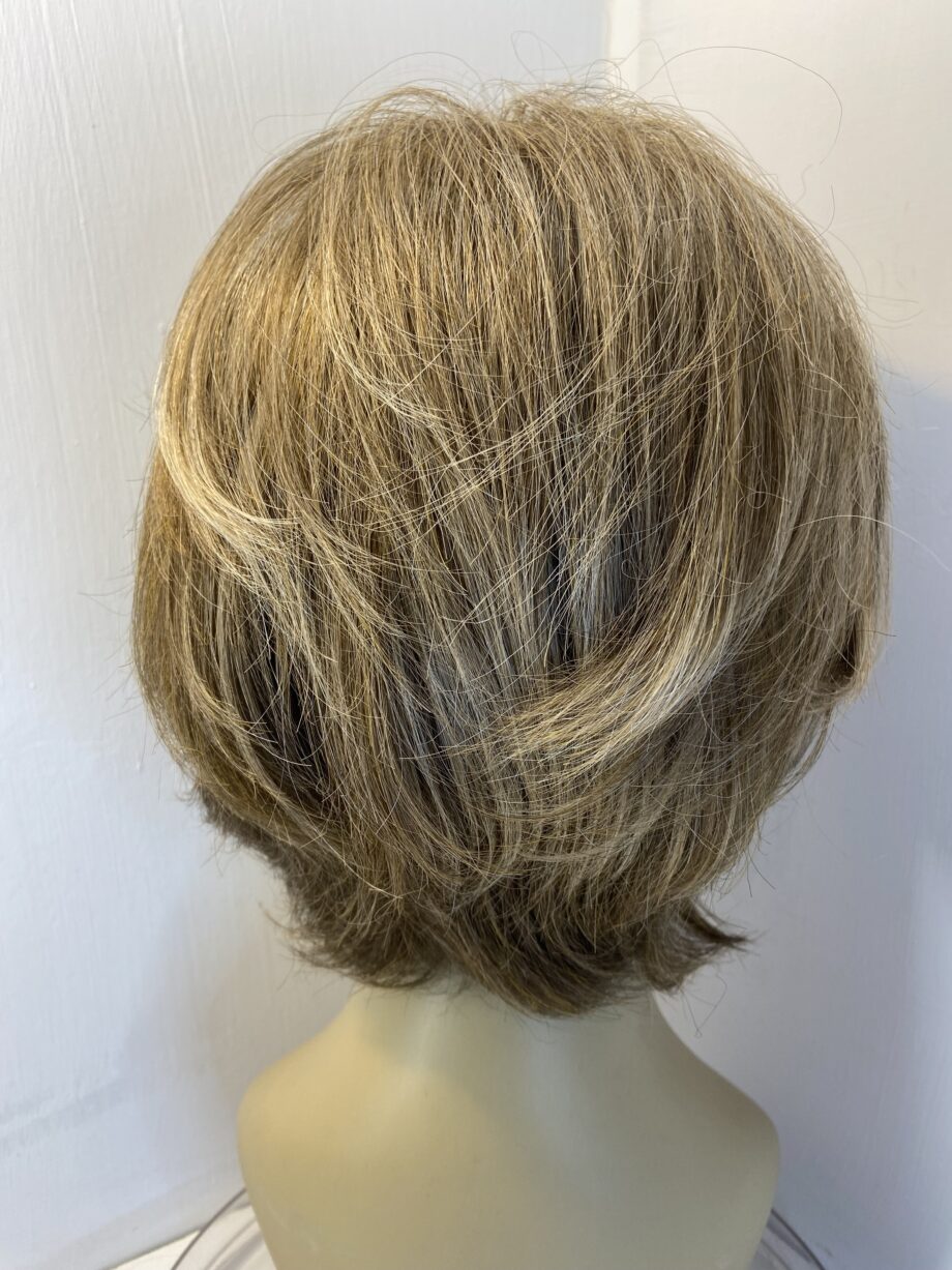 Beautiful light brown designer wig. Brms5003