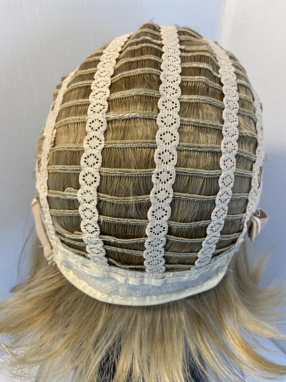 New soft light brown/ blonde  rooted wig. Blss615