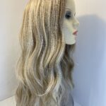 Stunning new blonde long wig. Bllw301