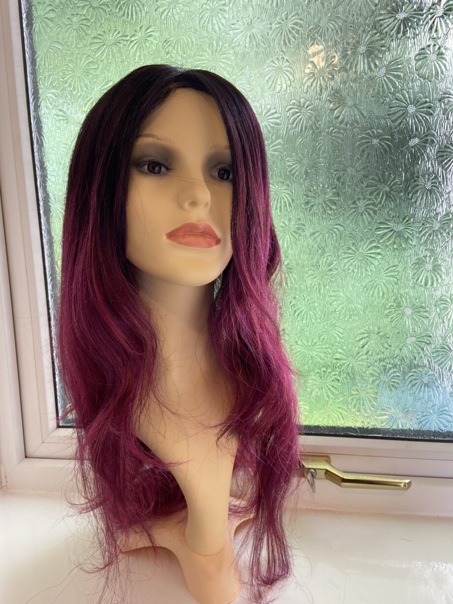 New long burgundy rooted wig. Bulw304