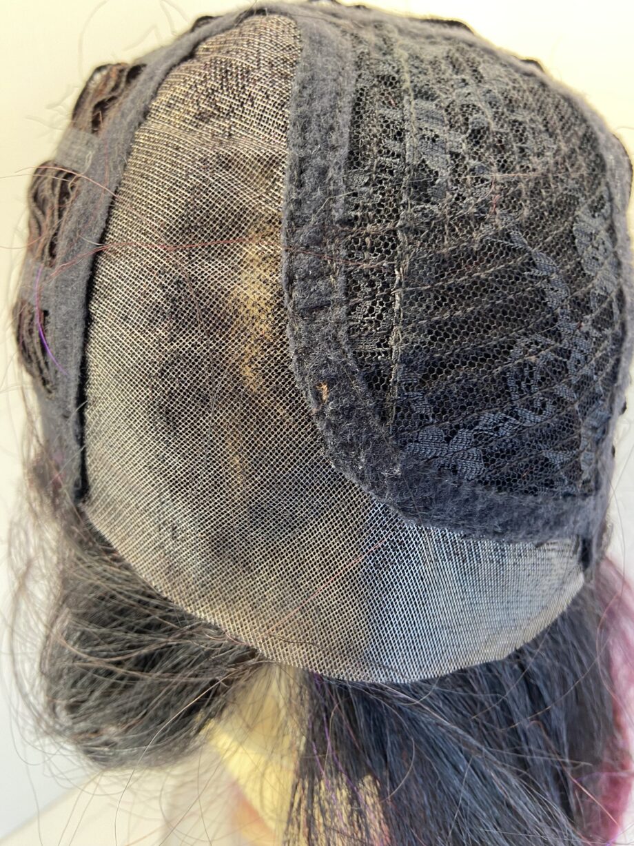 New long burgundy rooted wig. Bulw304
