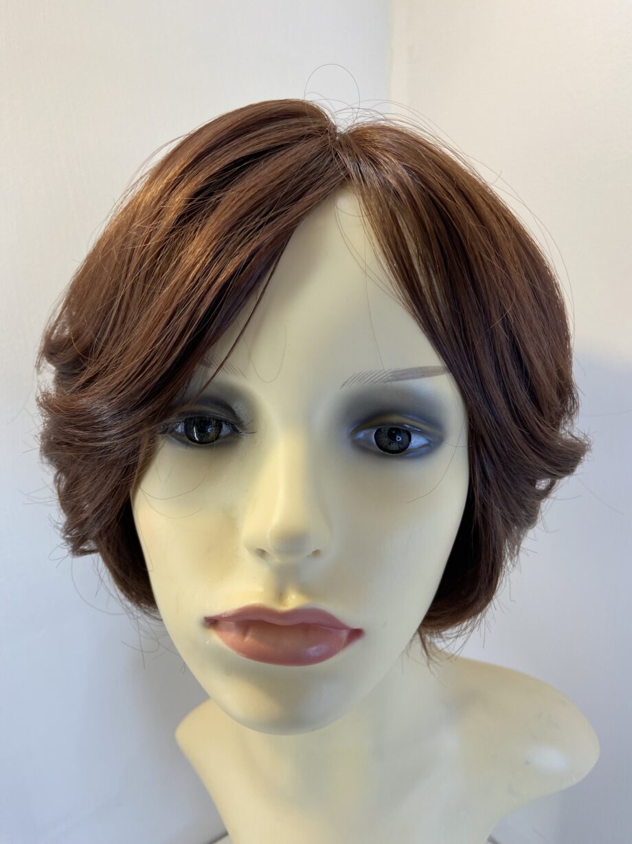 Lovely auburn brown shiny wig. Brms769