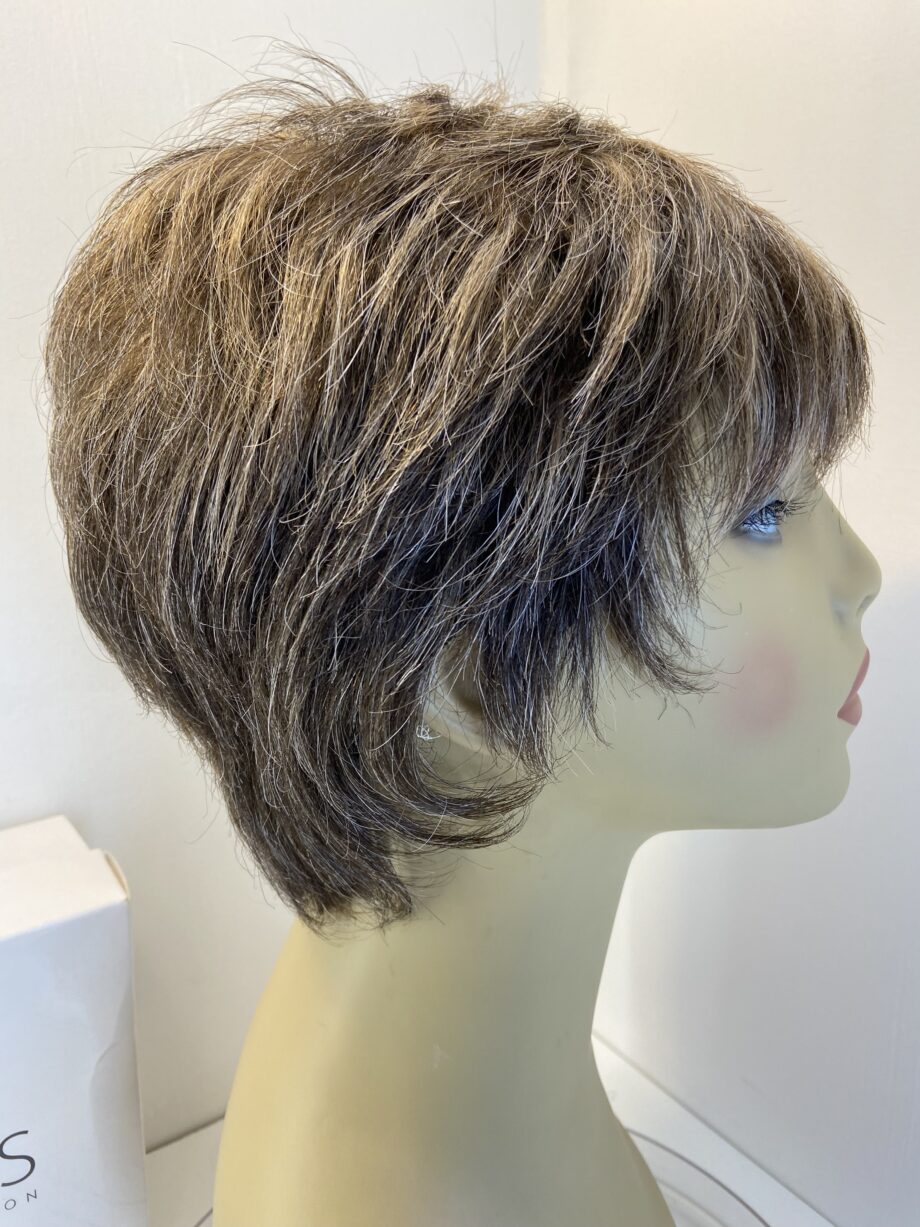 Lotus brown short new wig. Bbrss624