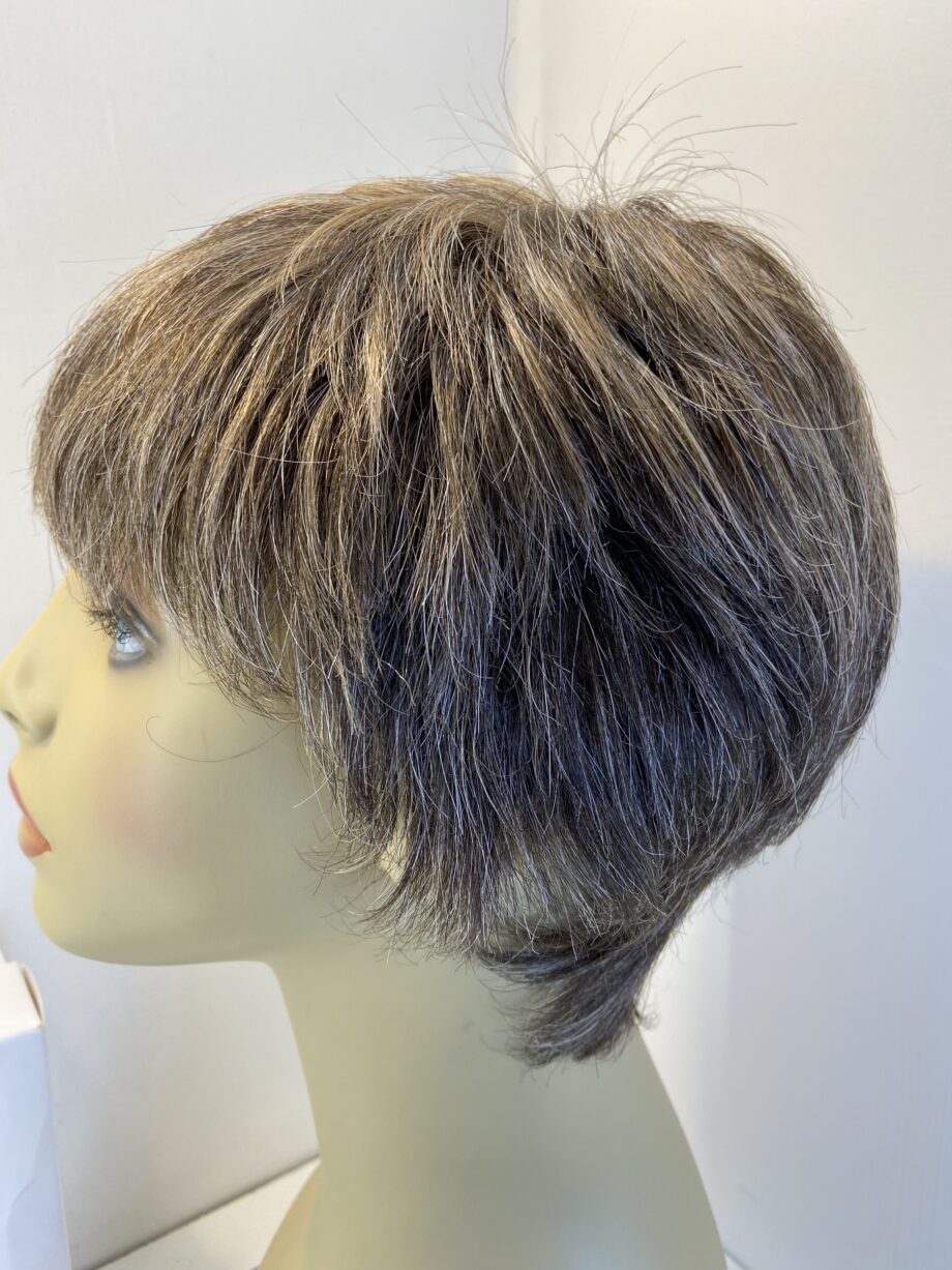 Lotus brown short new wig. Bbrss624