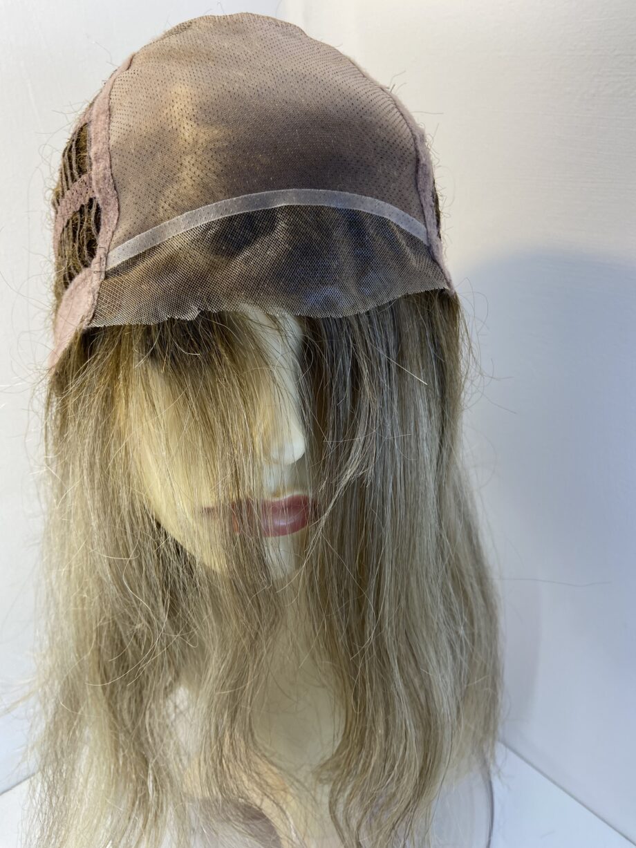 Long blonde rooted wig. Blls3323