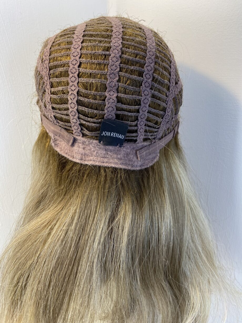 Long blonde rooted wig. Blls3323