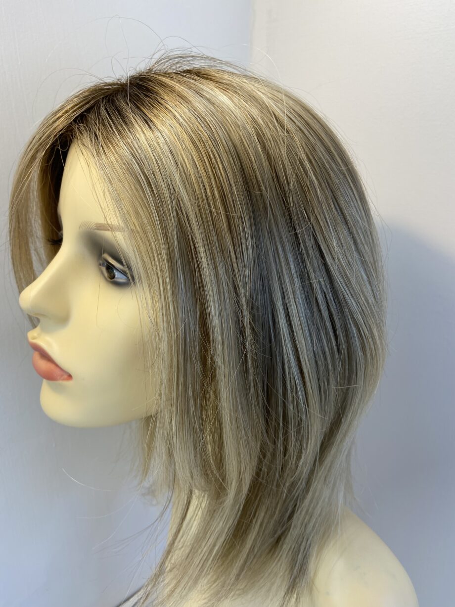 Long blonde rooted designer wig. Blls3327