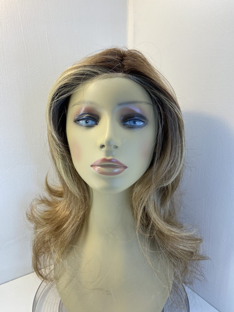 Raquel welsh long wavy rooted wig. Bllw3428