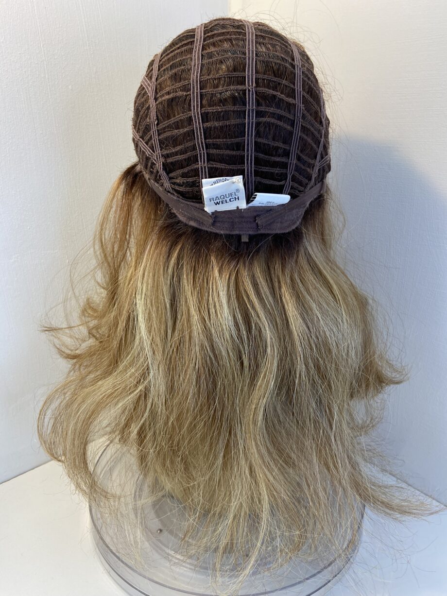 Raquel welsh long wavy rooted wig. Bllw3428