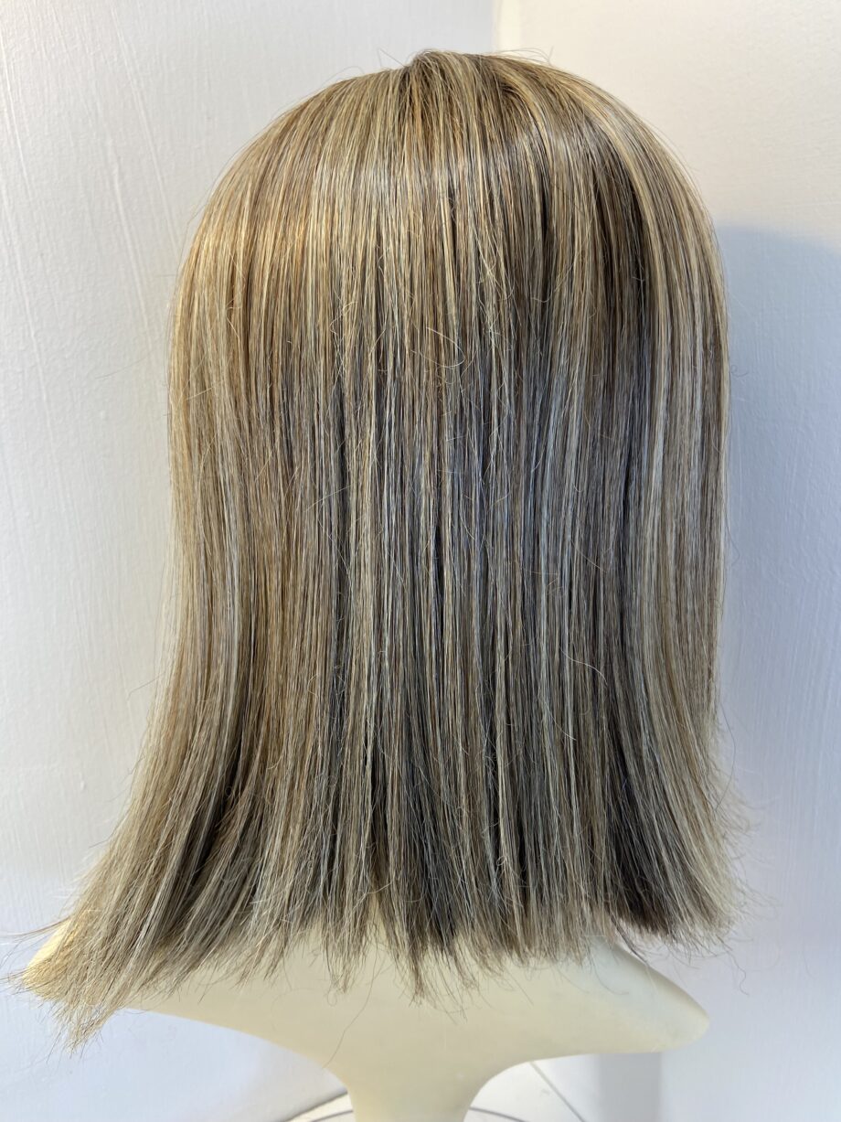 Blonde topper wig. Blms3329