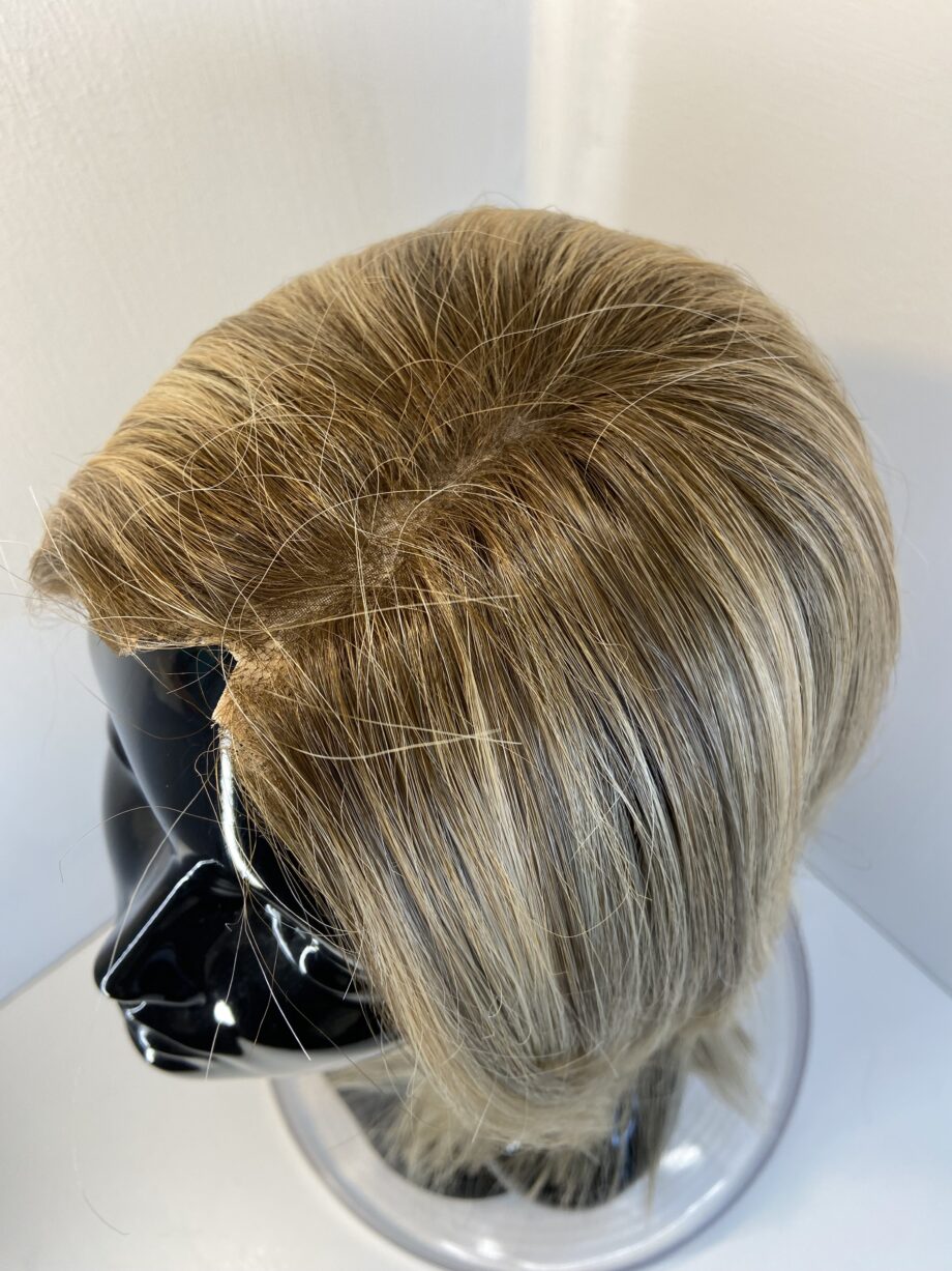 Blonde rooted topper wig. Blms3331