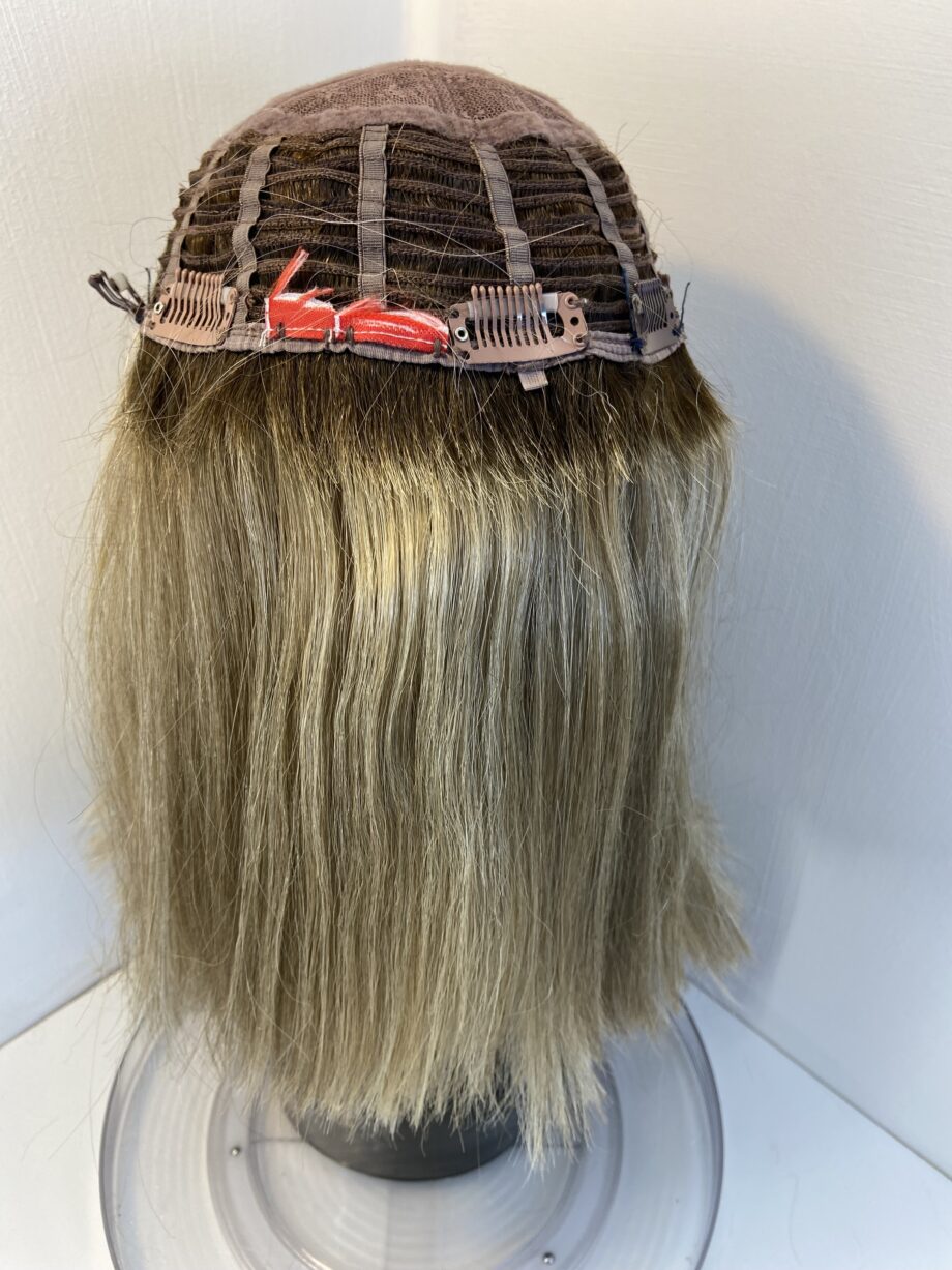 Blonde rooted topper wig. Blms3331