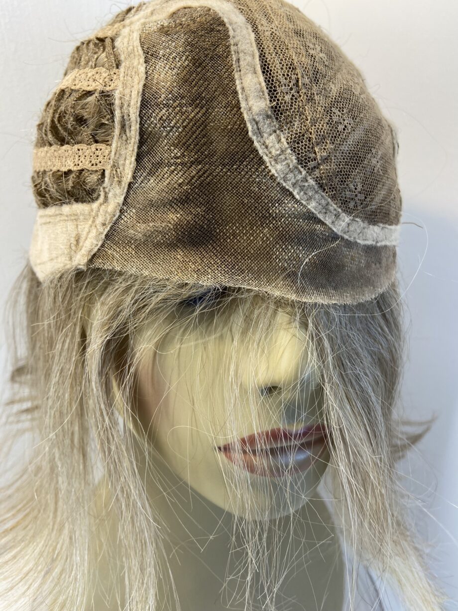 Blonde mid length wig. Blms3334