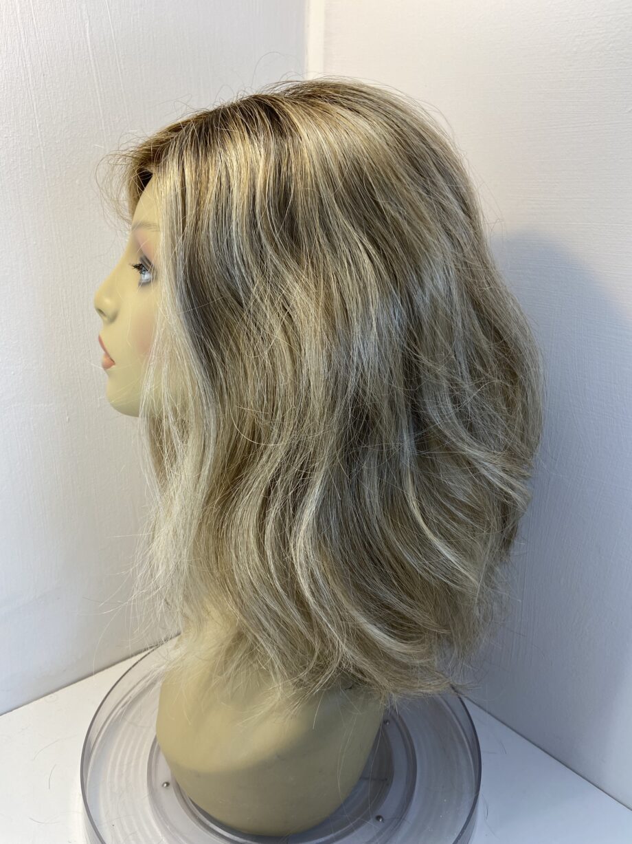 Jon Renau beautiful topper. Blls3335