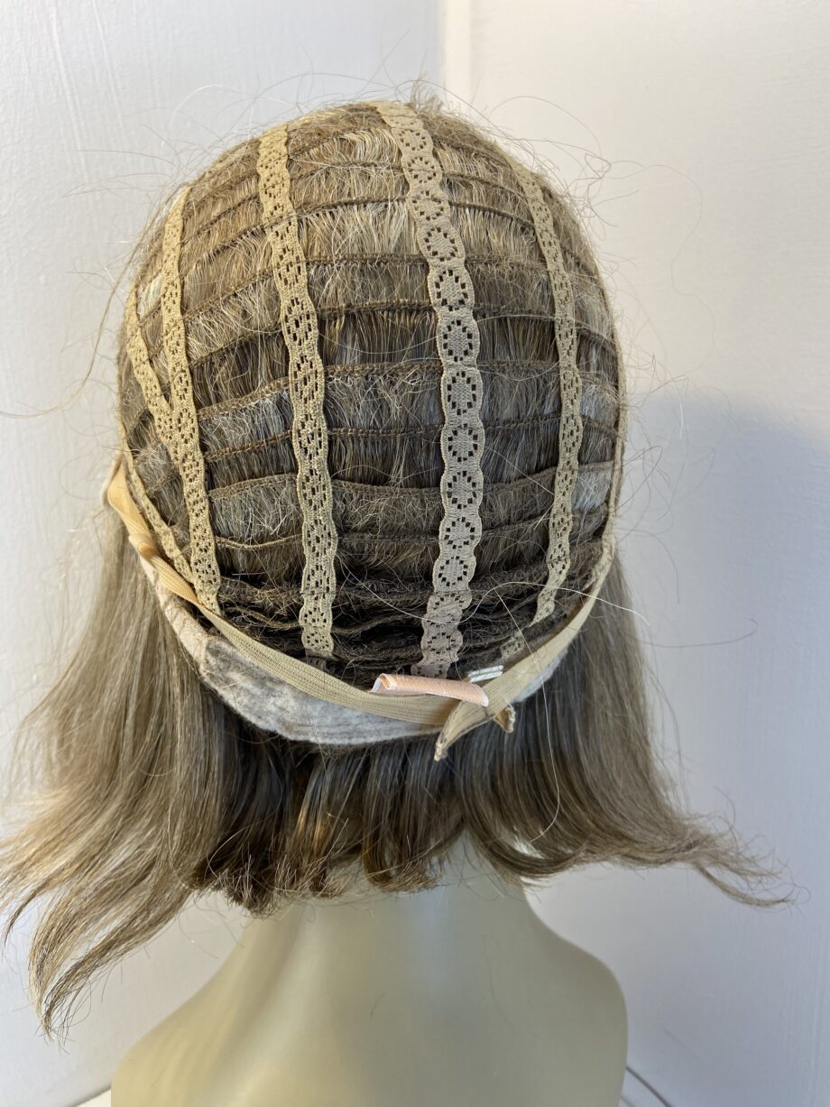 Beautiful blonde wig. Blms3337