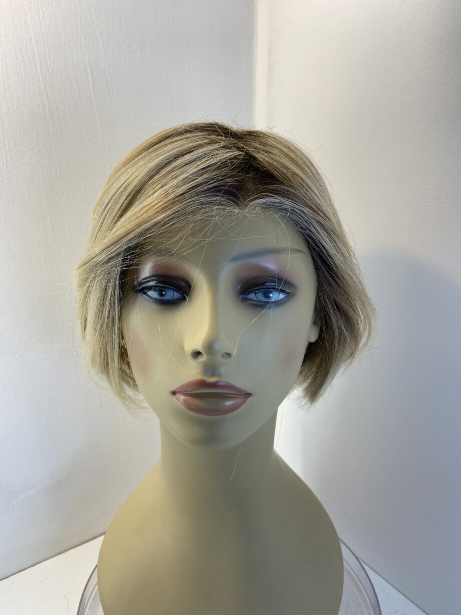 Blonde stylish wig. Jon Renau. Blms3339