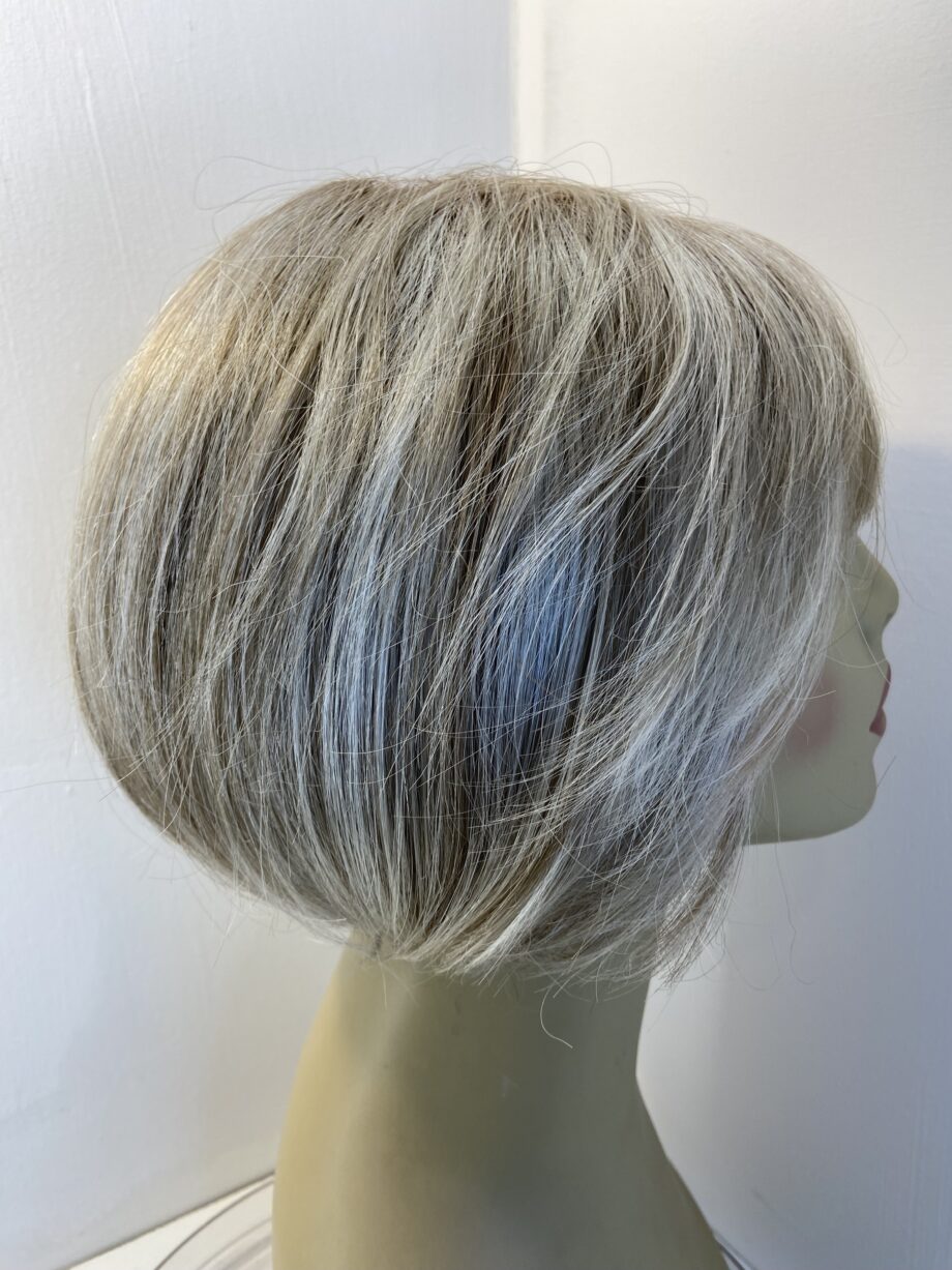 Never worn blonde soft cap wig. Blss3340