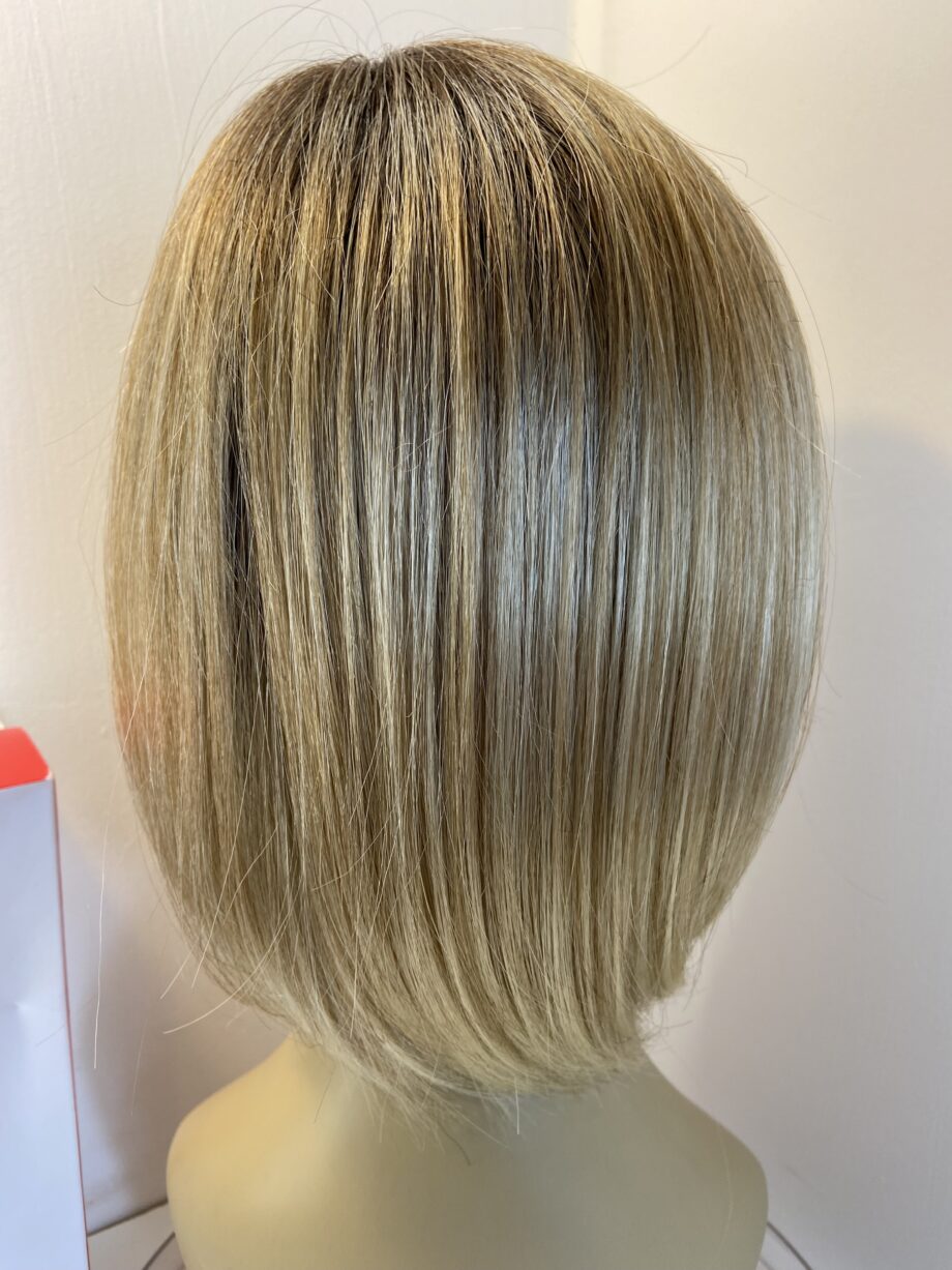 Stunning blonde hairpower wig. Bblms625